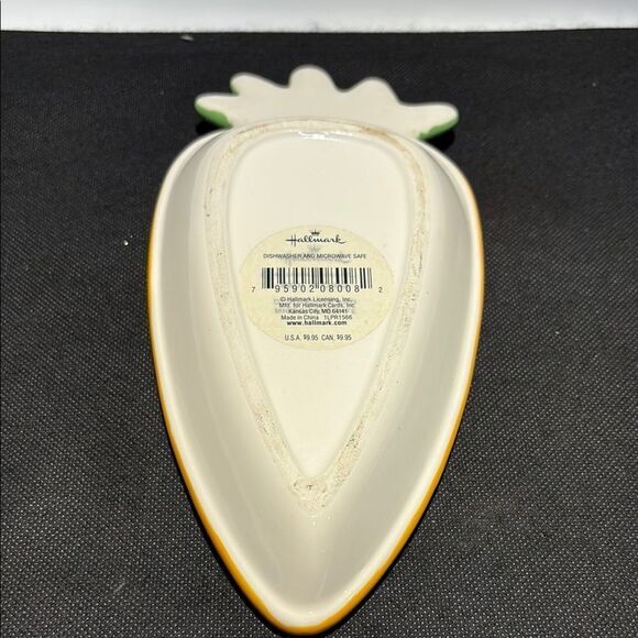 Hallmark Carrot-Shaped Dish in Orange and Green - Picture 5 of 6